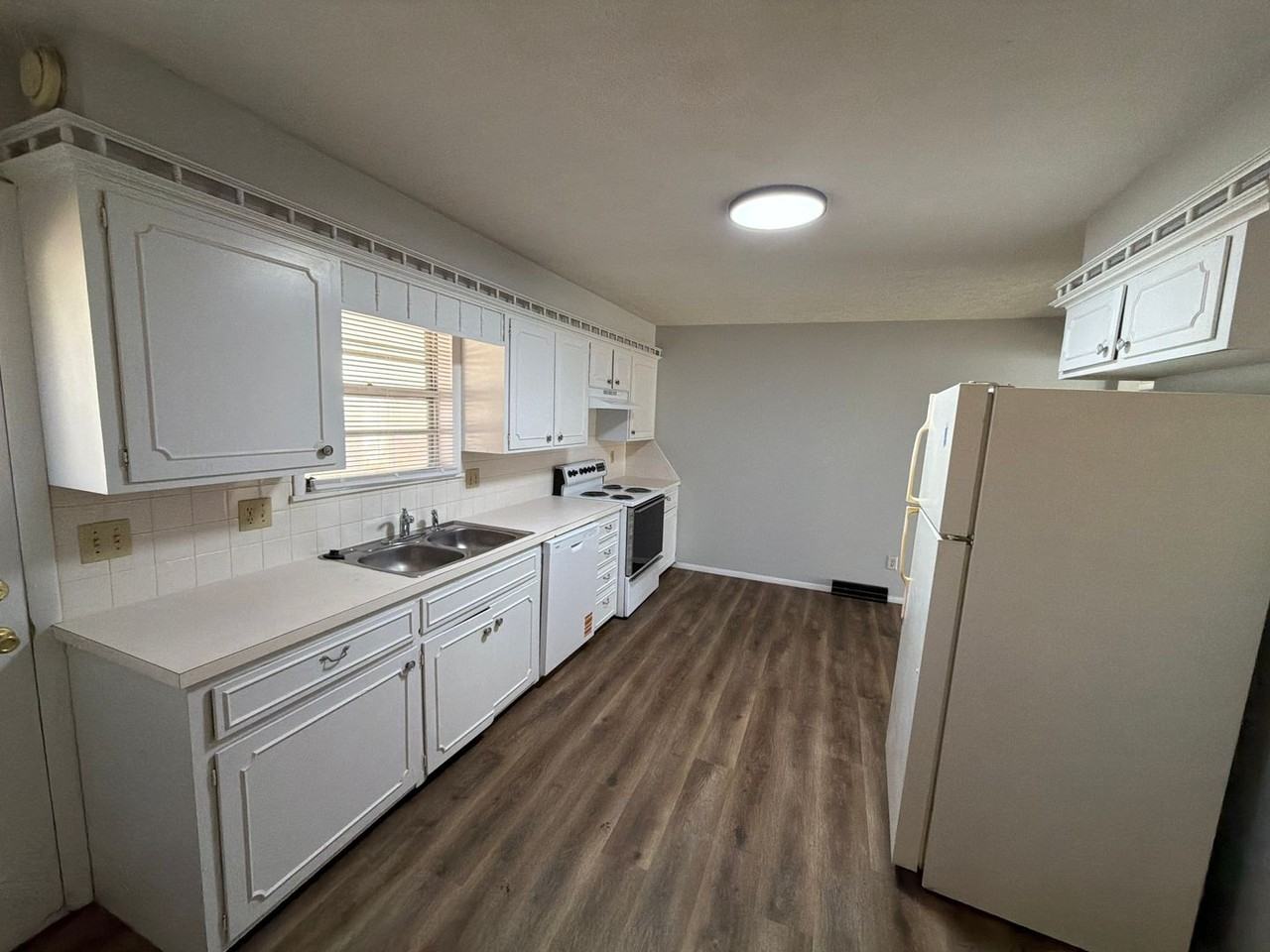 1321 E Gretna St - Photo 7 of 22