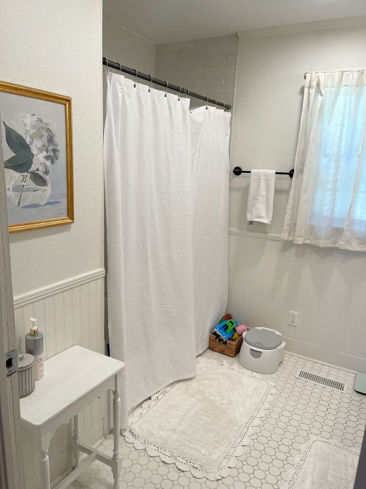 1316 Carlisle Ave - Photo 3 of 9