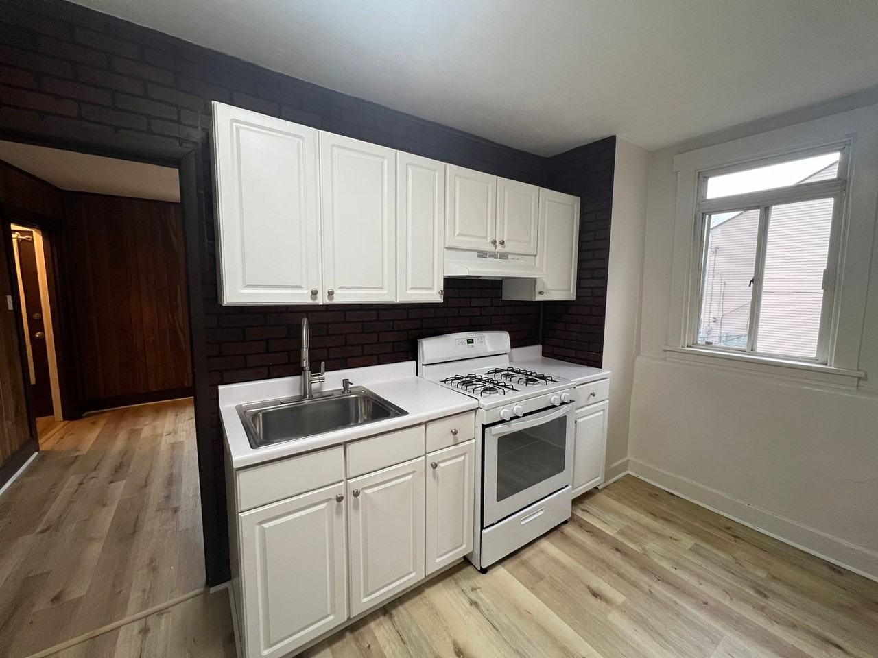 2136 Liedertafel Way - Photo 2 of 20