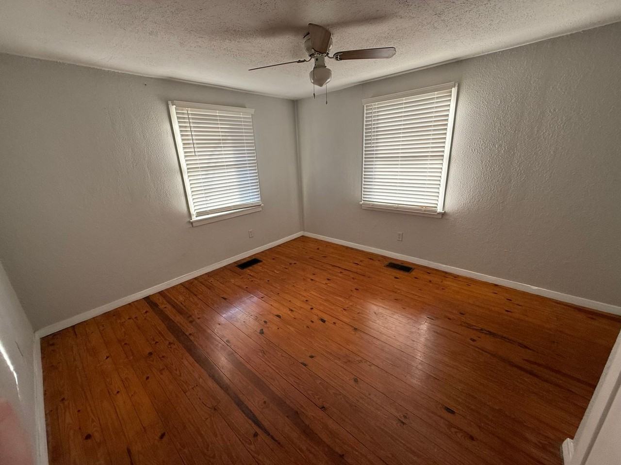 5557 Ramona Blvd - Photo 7 of 9