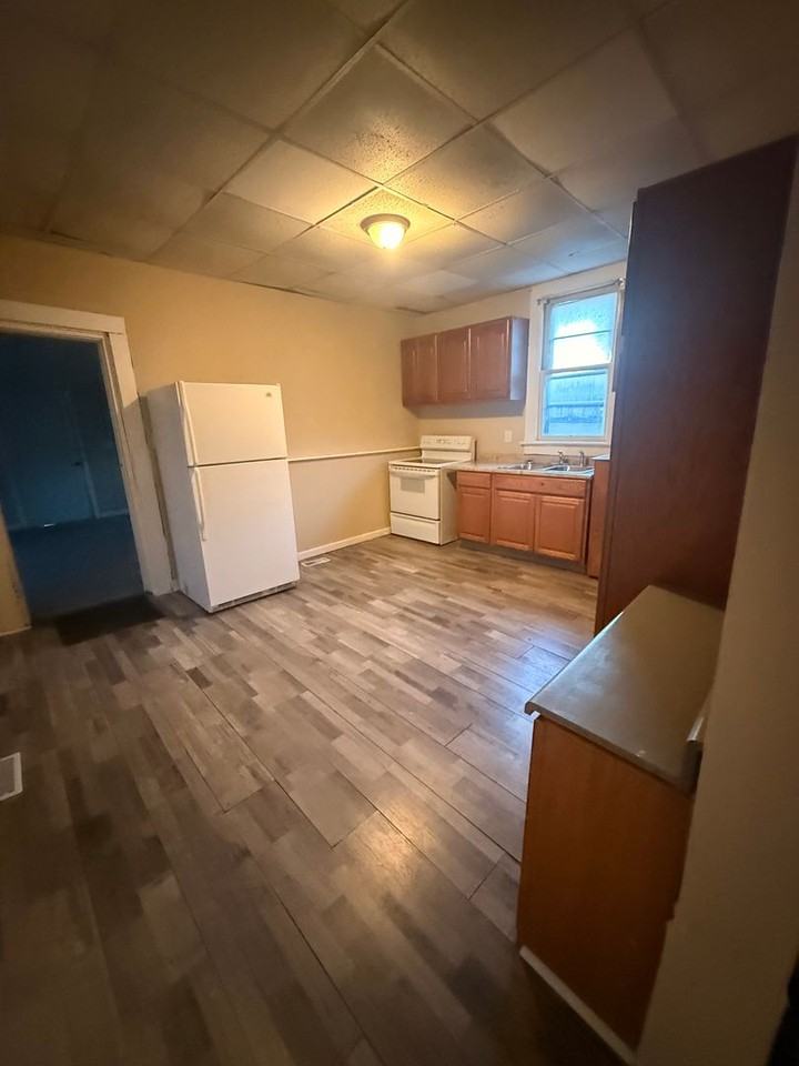 3116 Marion Ave - Photo 6 of 11