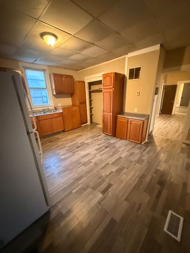 3116 Marion Ave - Photo 7 of 11