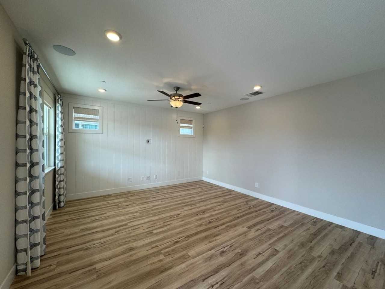 2041 Marston Dr - Photo 6 of 31