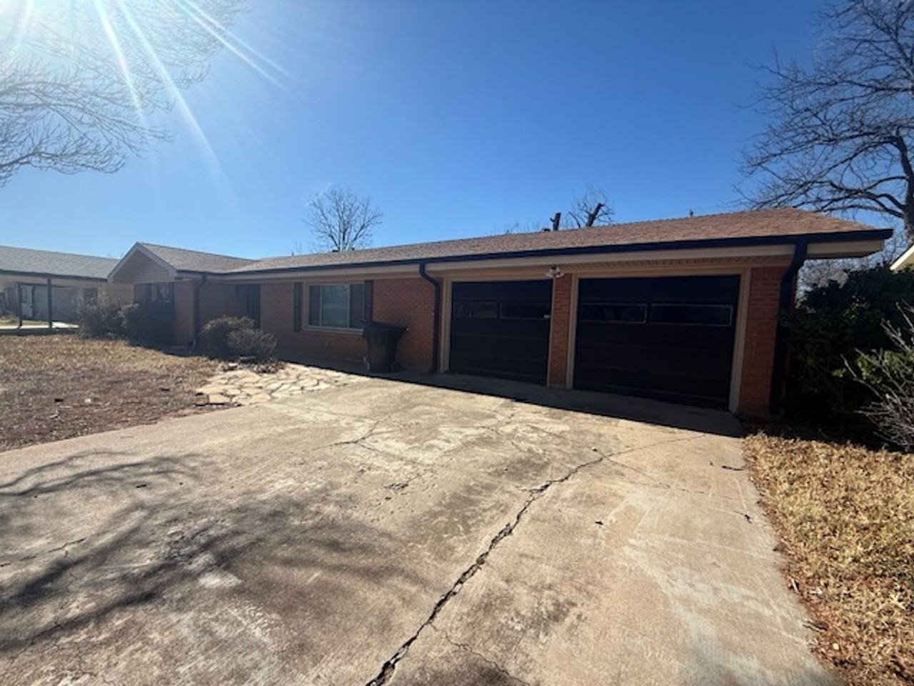 1780 Glenwood Dr - Photo 2 of 2