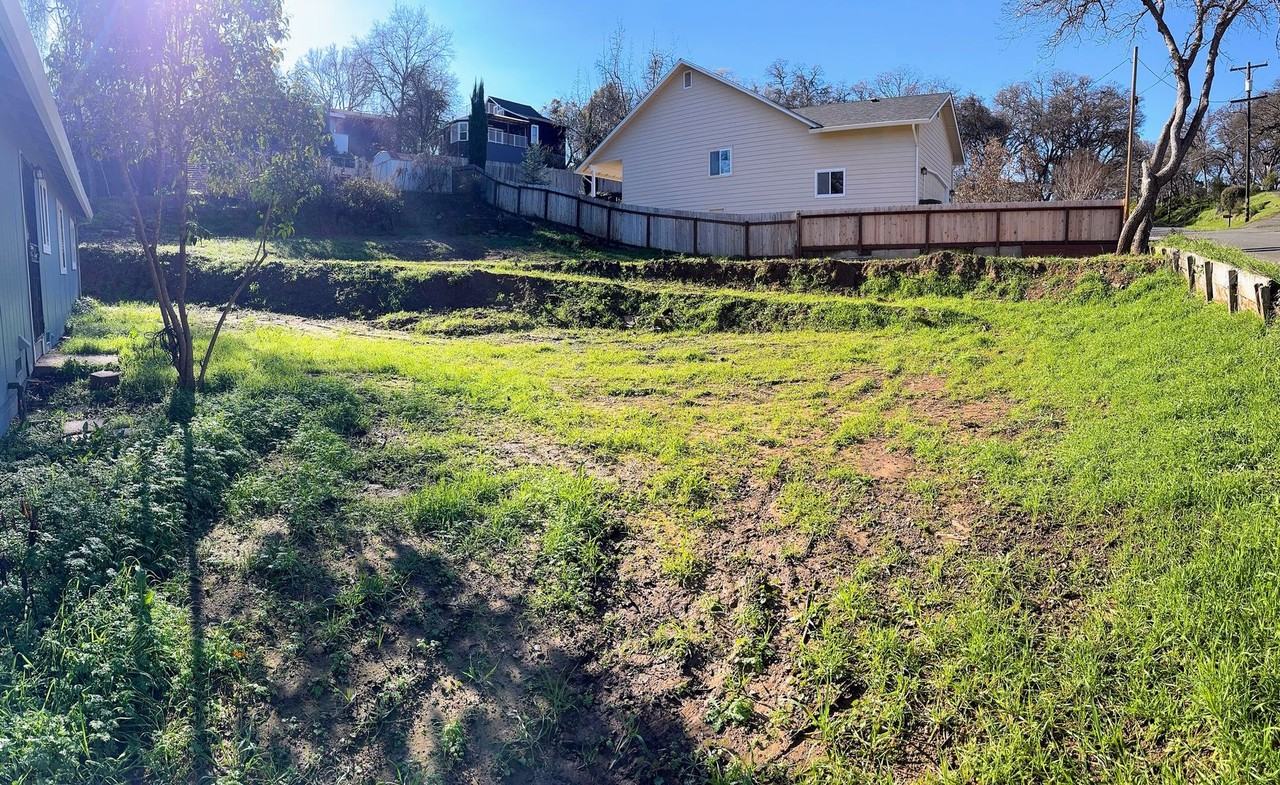 331 Crawford St - Photo 3 of 17