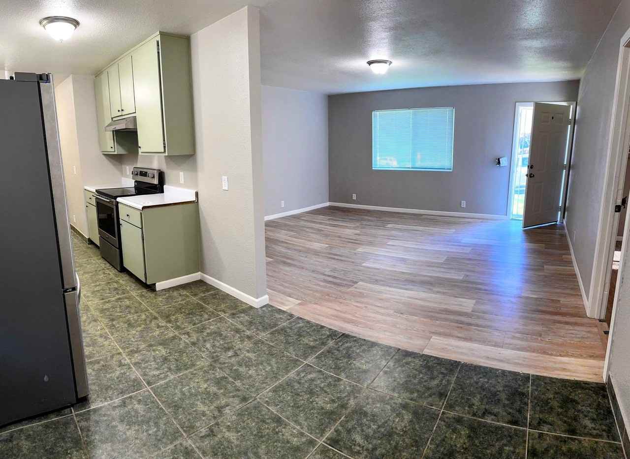 331 Crawford St - Photo 5 of 17