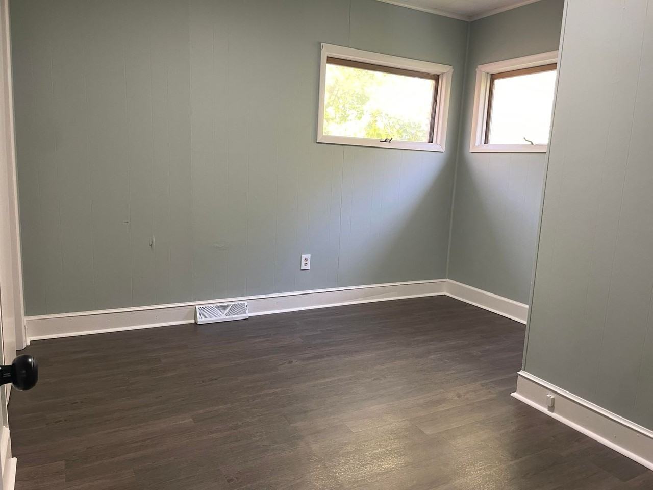 1128 Elmwood Ave - Photo 5 of 11