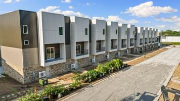 featured image of 1440 W Hendon St #104