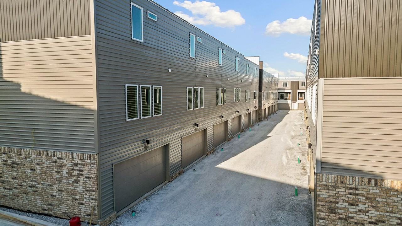 1440 W Hendon St #104 - Photo 2 of 23