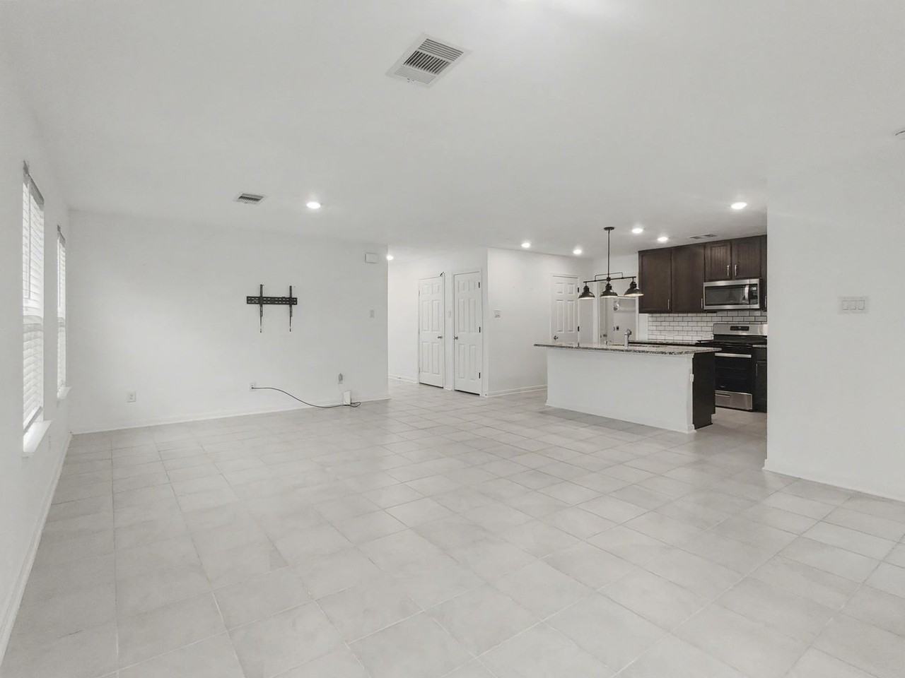 1310 Cardinal Trl - Photo 4 of 17