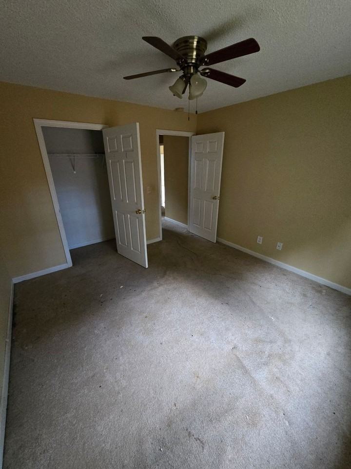 10 Carlisle Ln - Photo 2 of 21