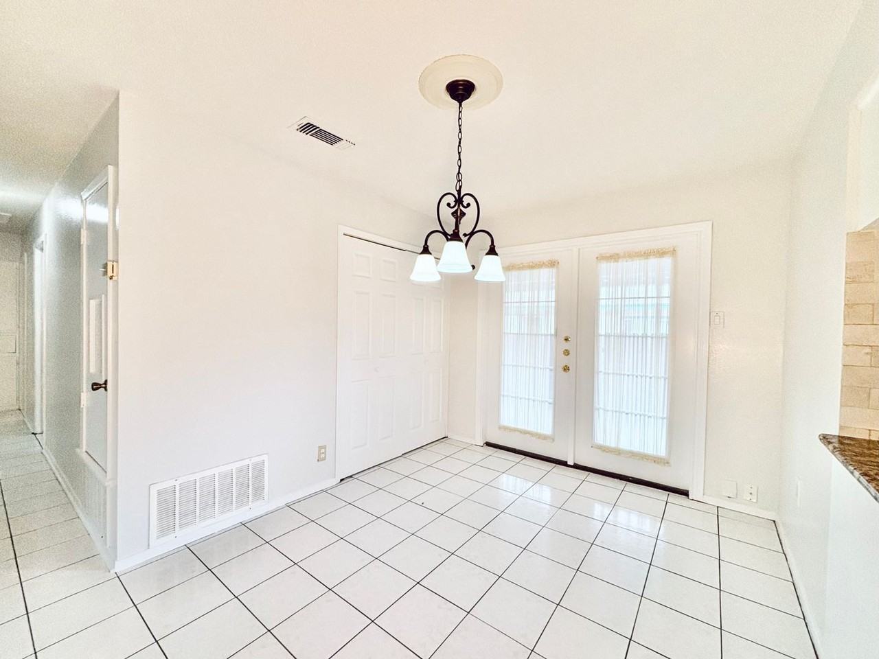 4922 Brockman St - Photo 4 of 20