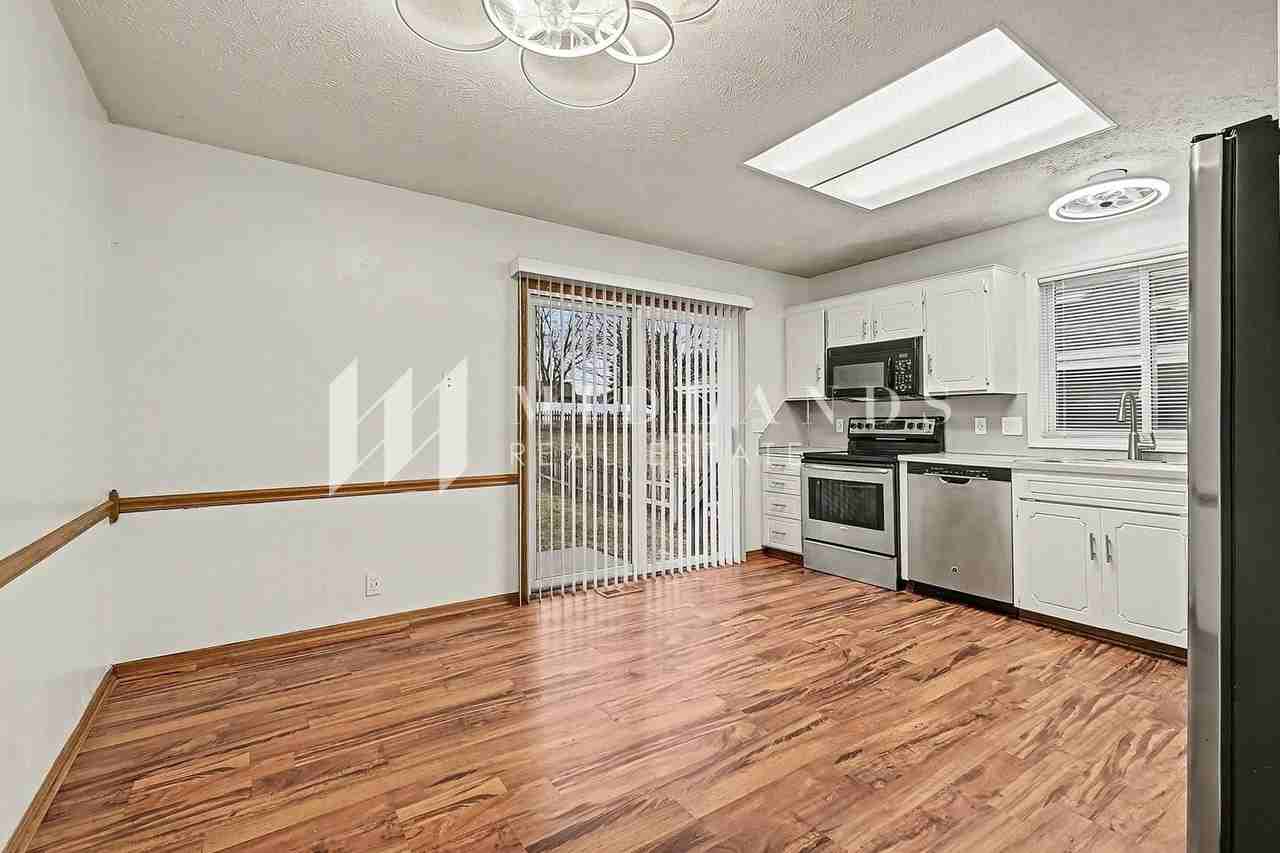 11617 S 205th St - Photo 6 of 14