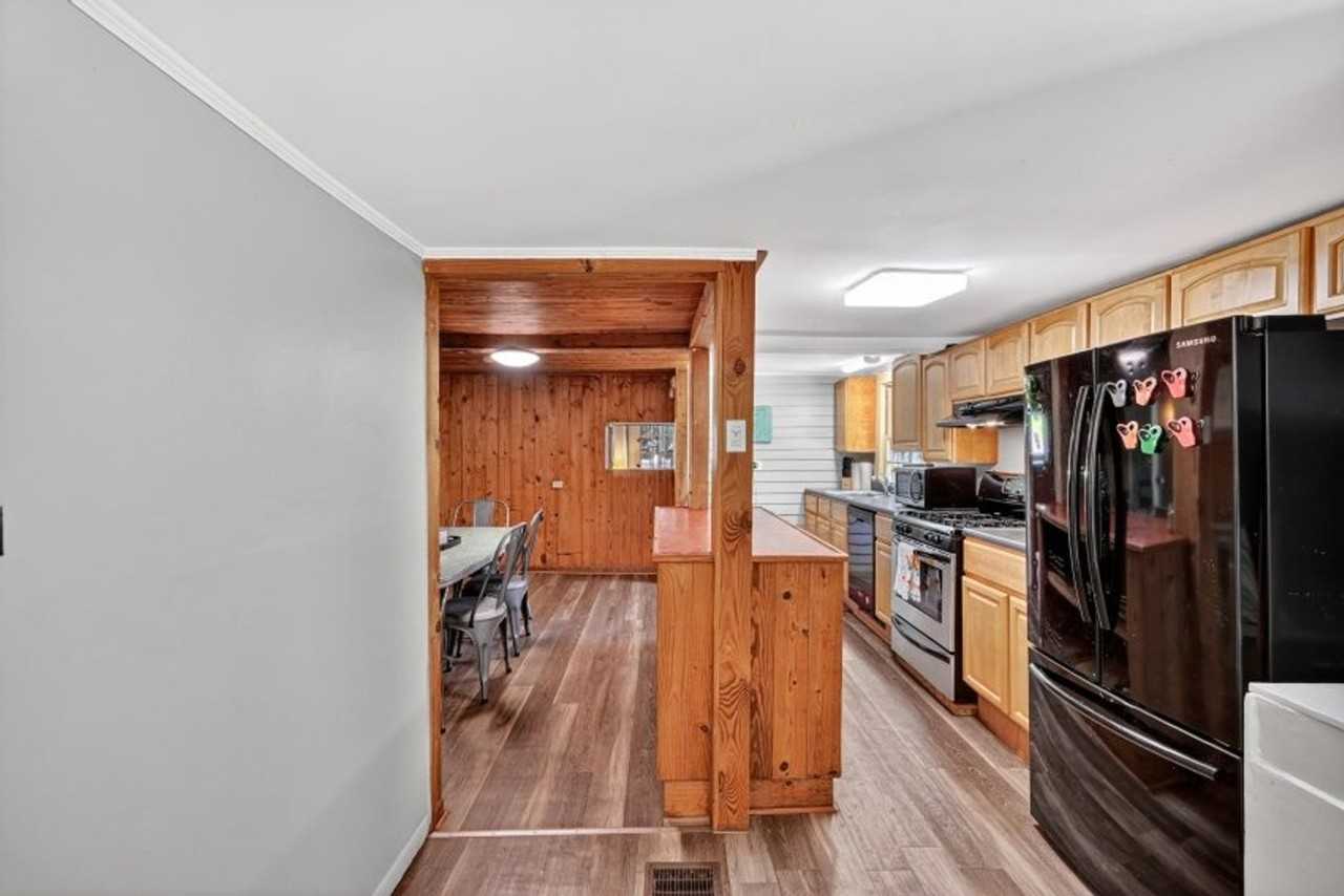 1455 E Broad St - Photo 2 of 42