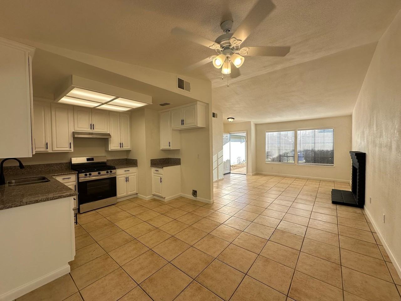 5195 Summerbrook Way - Photo 3 of 24