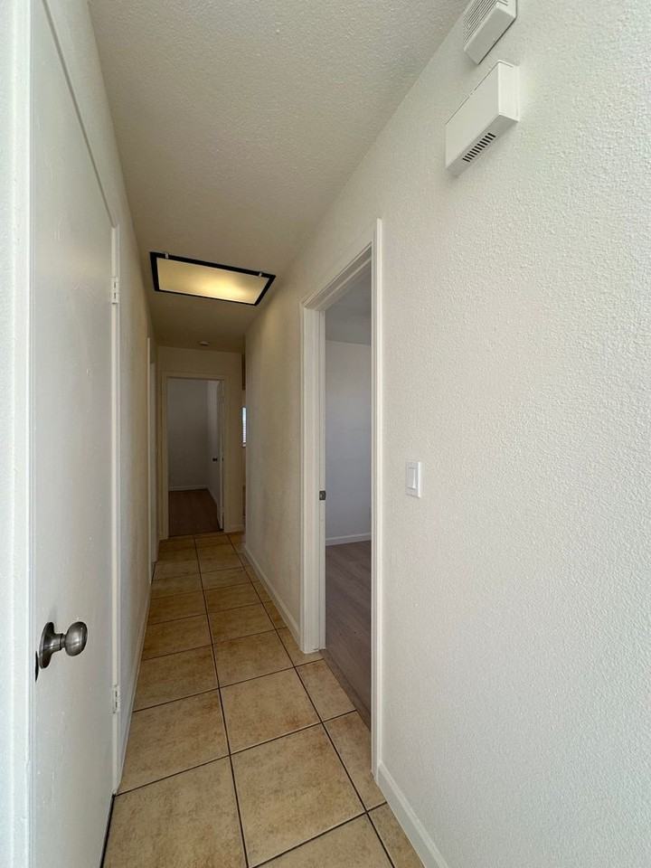 5195 Summerbrook Way - Photo 6 of 24