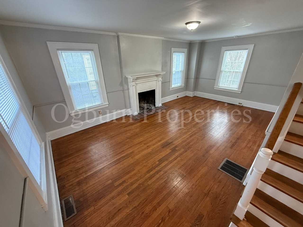 114 S Sunset Dr - Photo 4 of 10