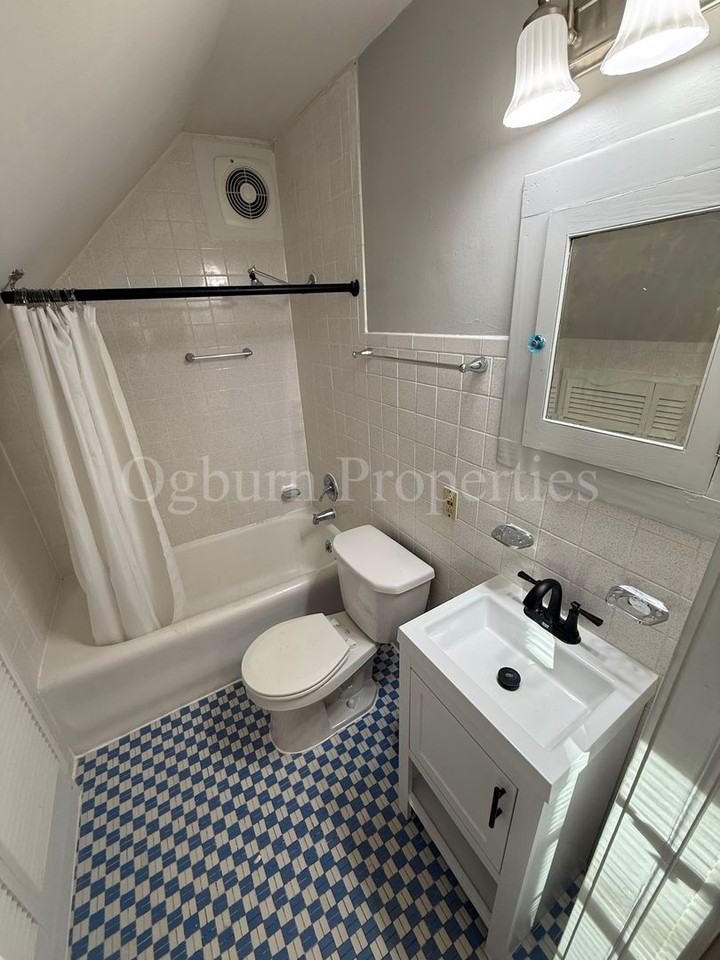 114 S Sunset Dr - Photo 7 of 10