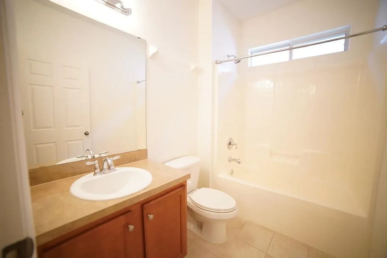 2870 Hampton Meadow Dr - Photo 4 of 19