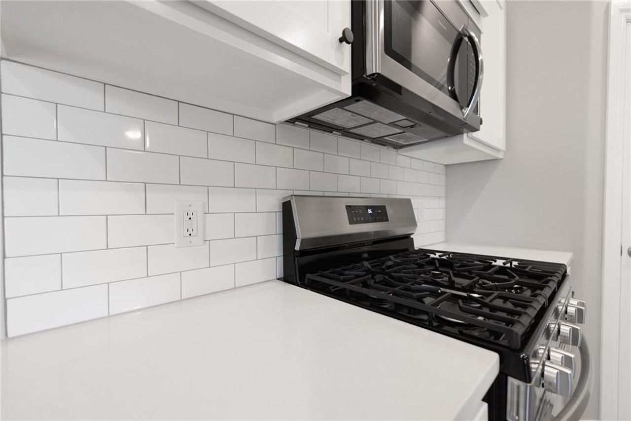 9113 Nw 127th St - Photo 6 of 26