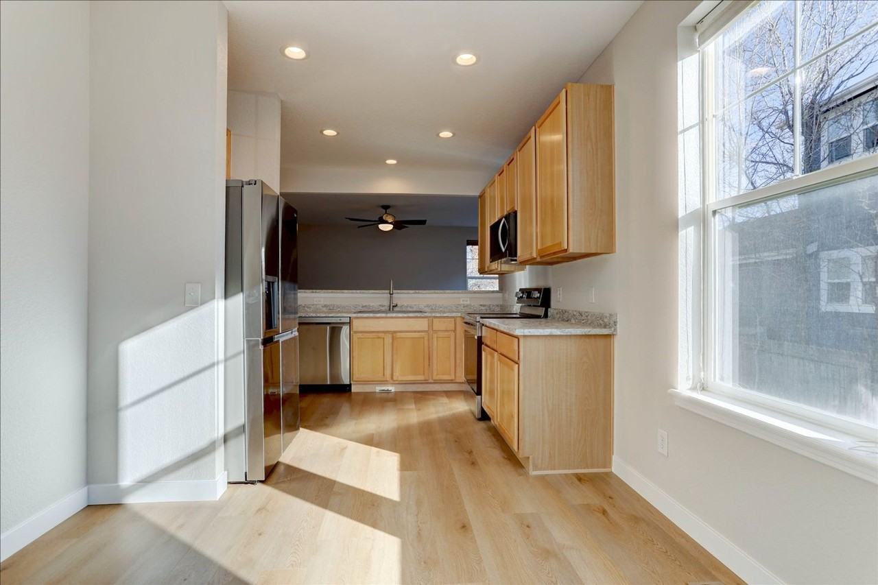 2577 Mckay Landing Pkwy - Photo 5 of 29