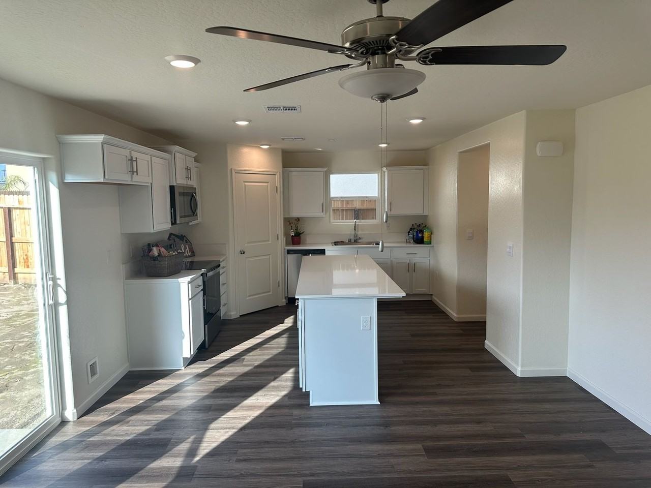 793 Wild Oak St - Photo 4 of 20