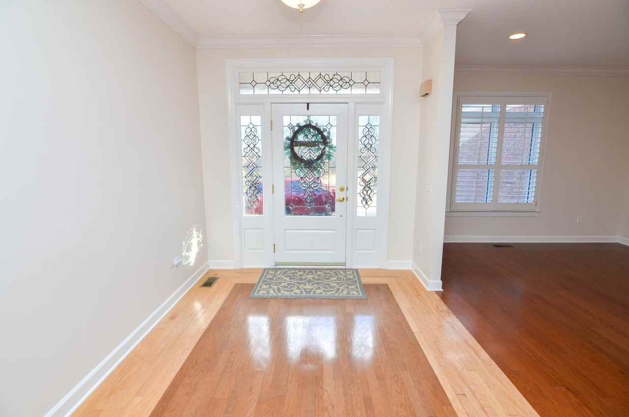 604 Georgian Way - Photo 2 of 34