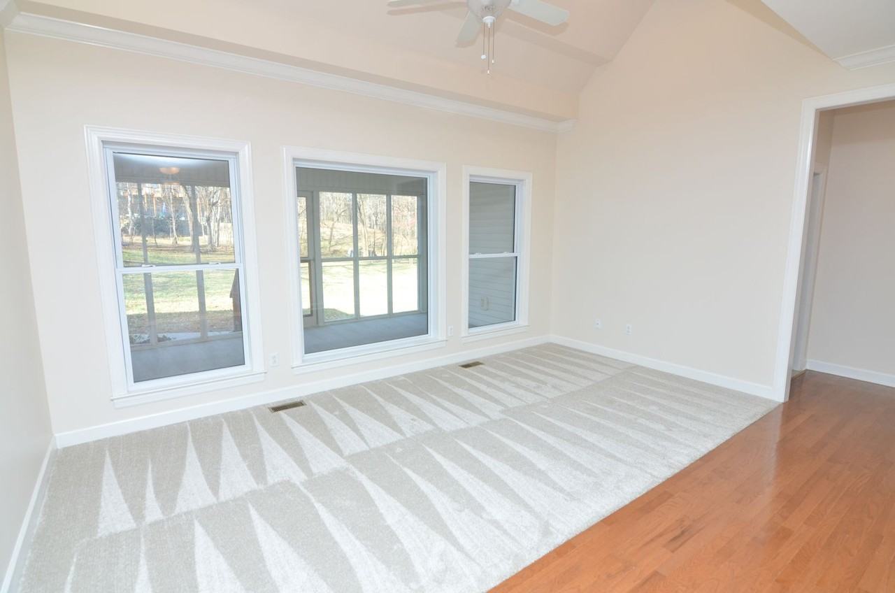 604 Georgian Way - Photo 6 of 34