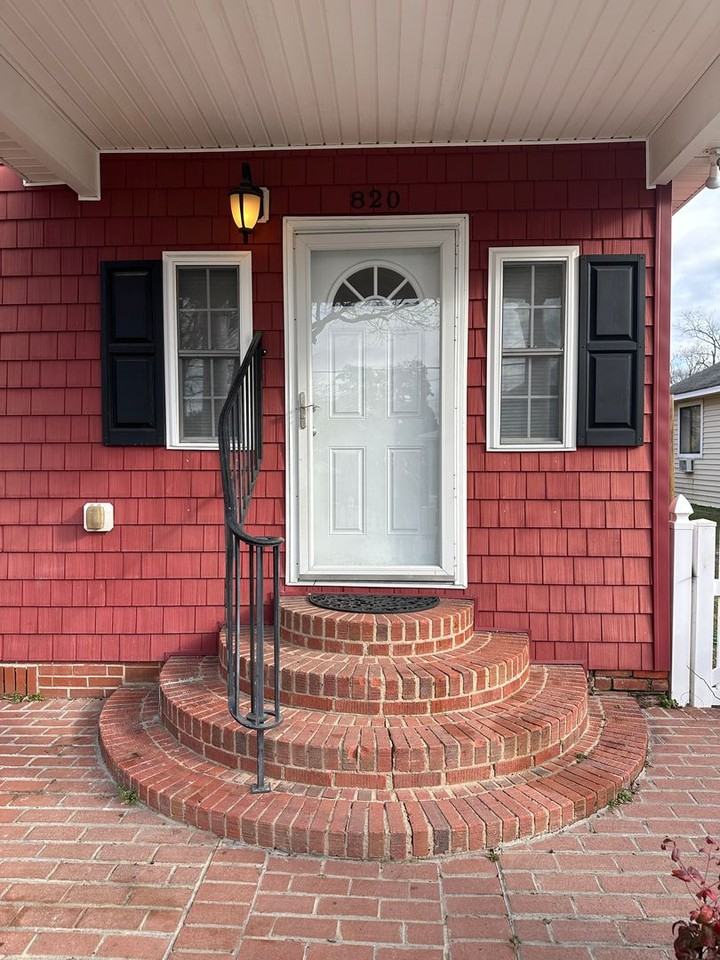 820 Park Dr - Photo 3 of 27