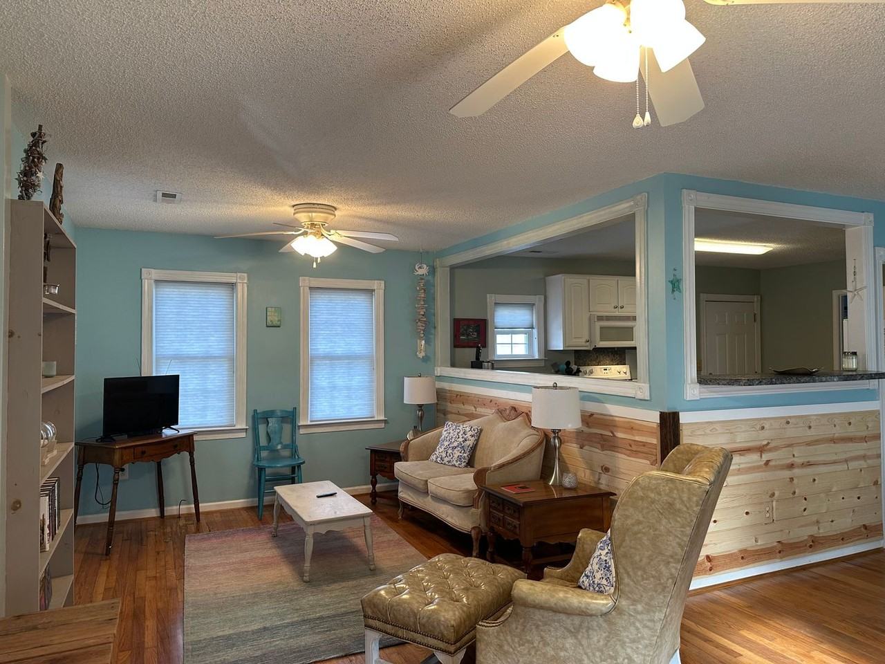 820 Park Dr - Photo 5 of 27