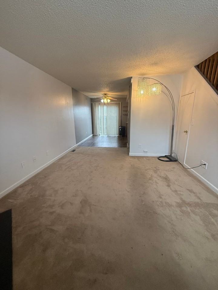 1268 Soaring Eagle Dr - Photo 3 of 11