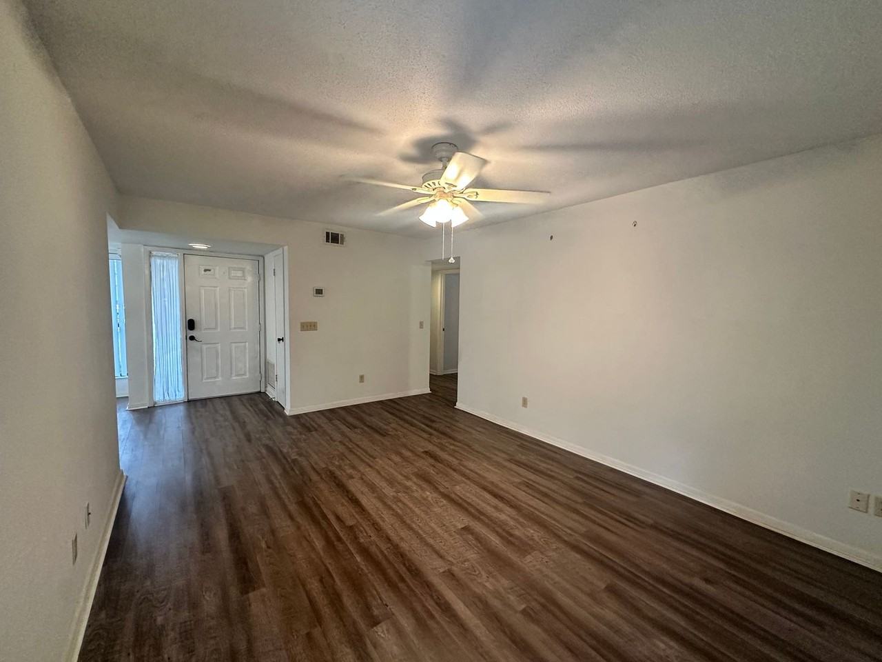 13 Surrey Ct - Photo 5 of 30