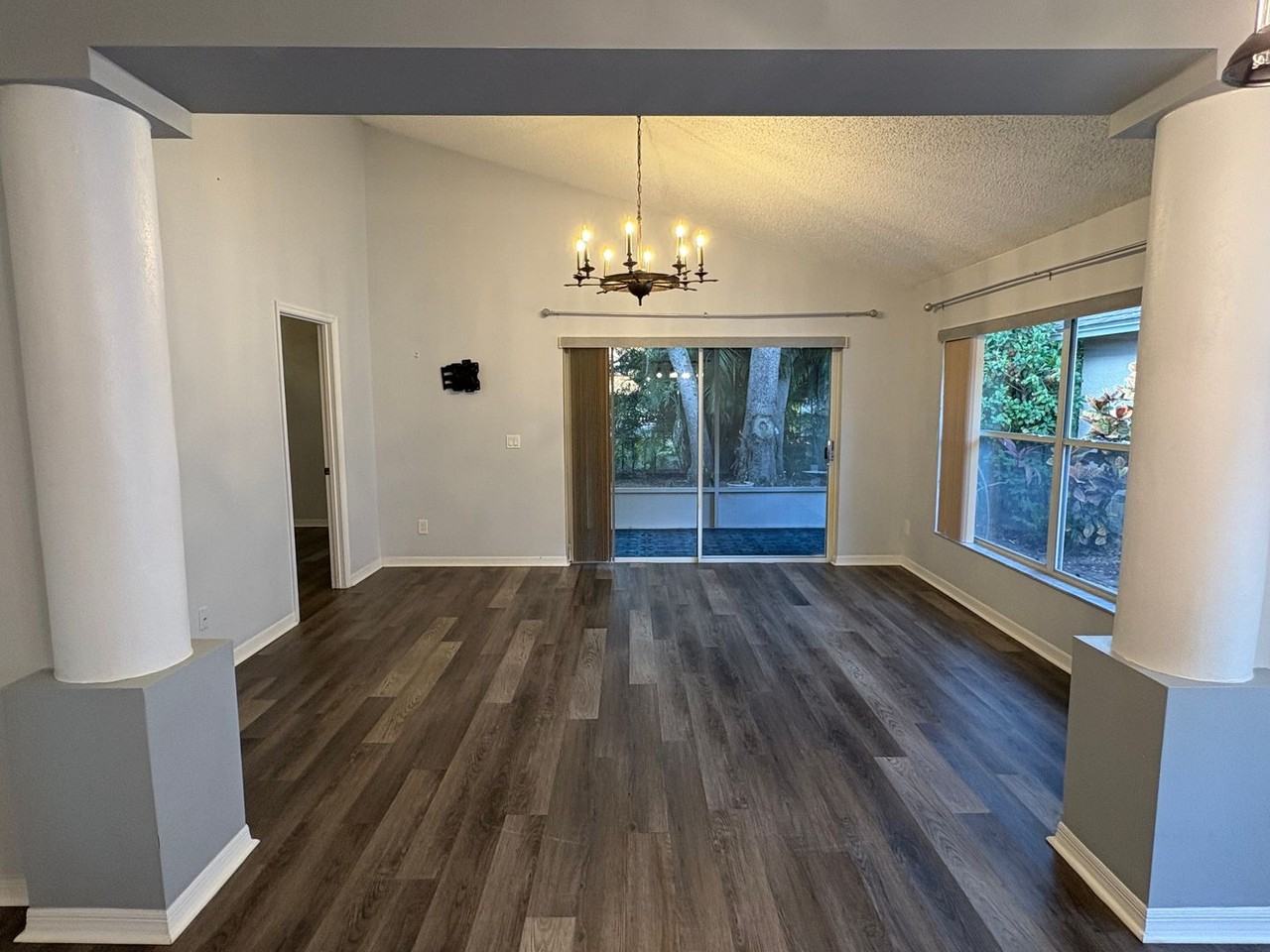 482 10th Pl - Photo 4 of 15