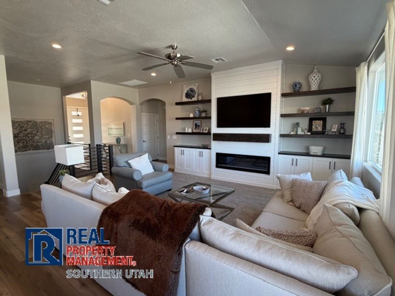 4000 Colbey Loop - Photo 5 of 29