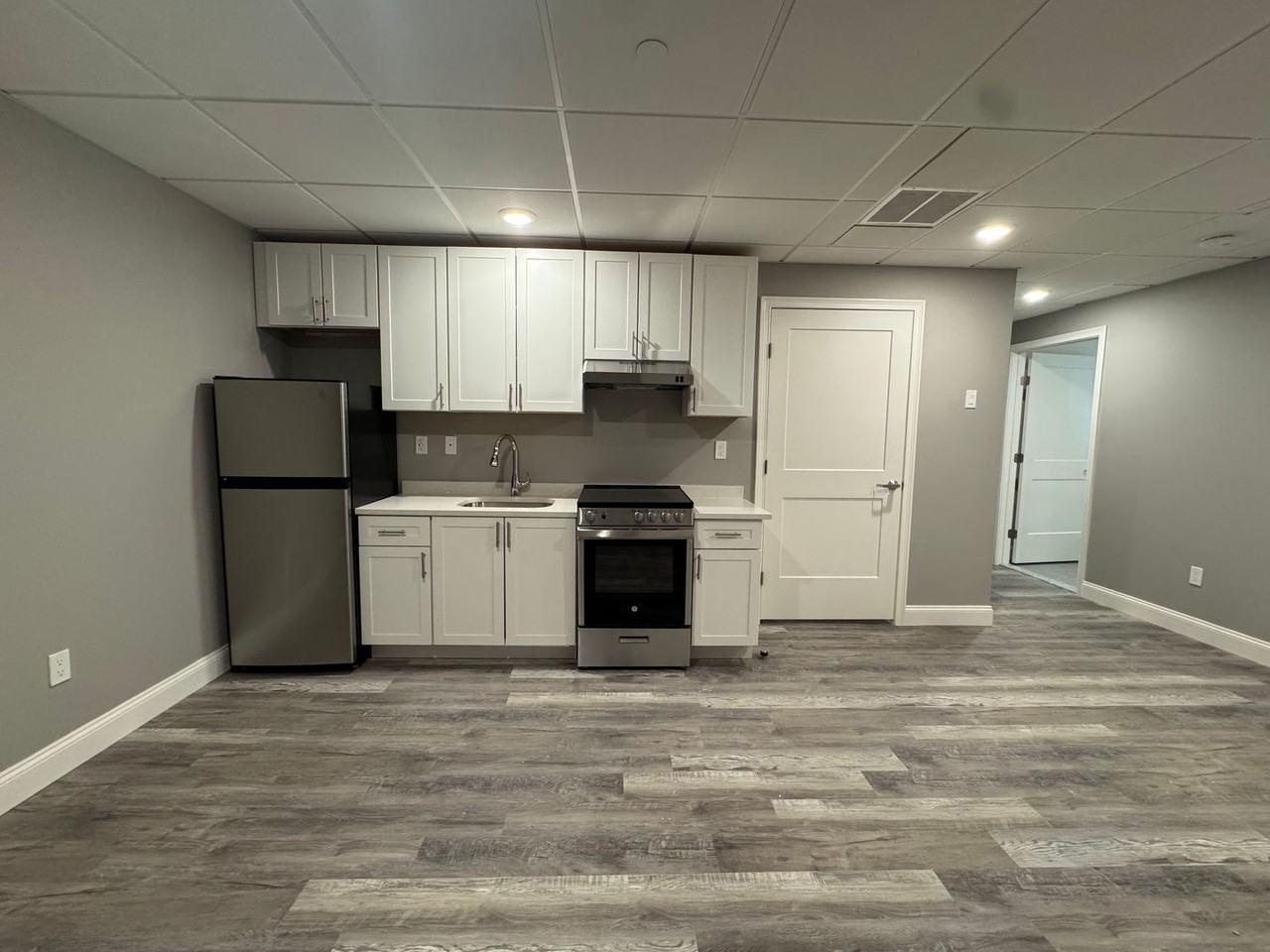Eight Avon, LLC - Photo 7 of 38