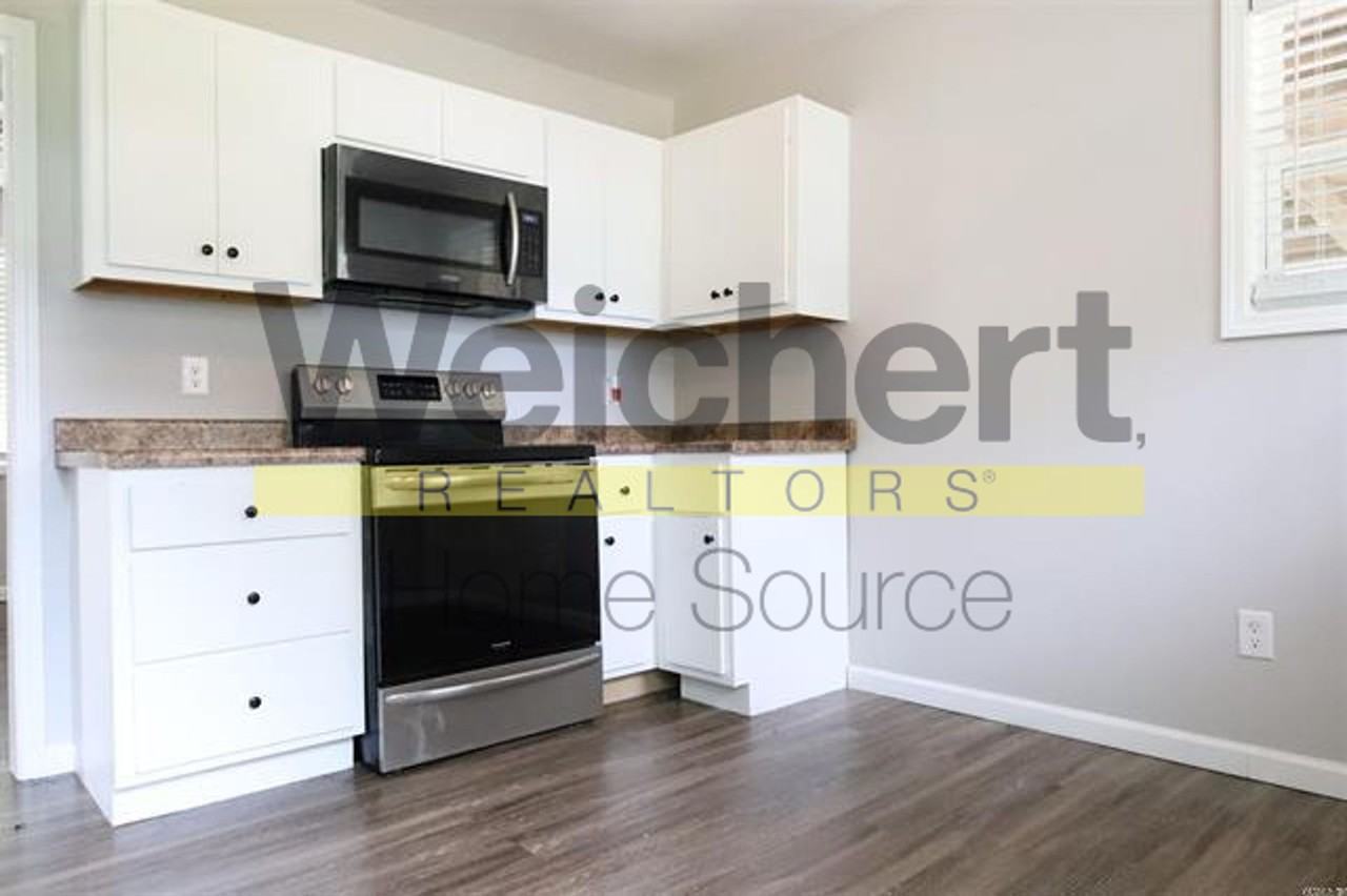 2211 Sutton Dr - Photo 7 of 11