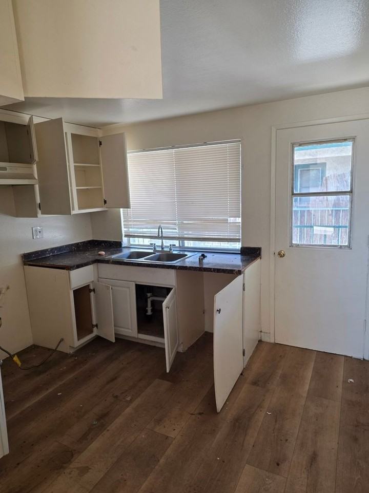 8778 Lomita Dr - Photo 3 of 19