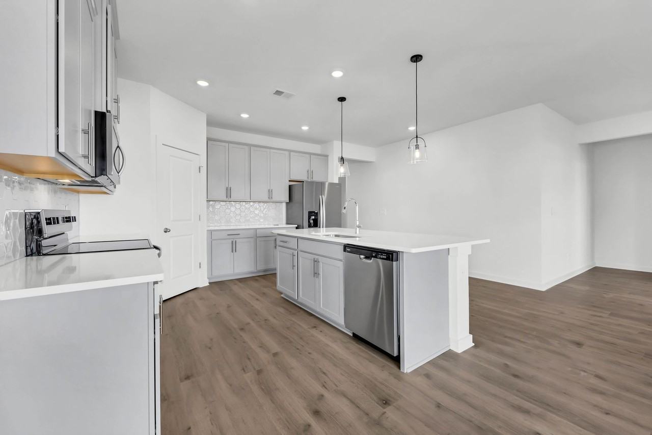 2356 Woodmeadow Dr - Photo 7 of 26