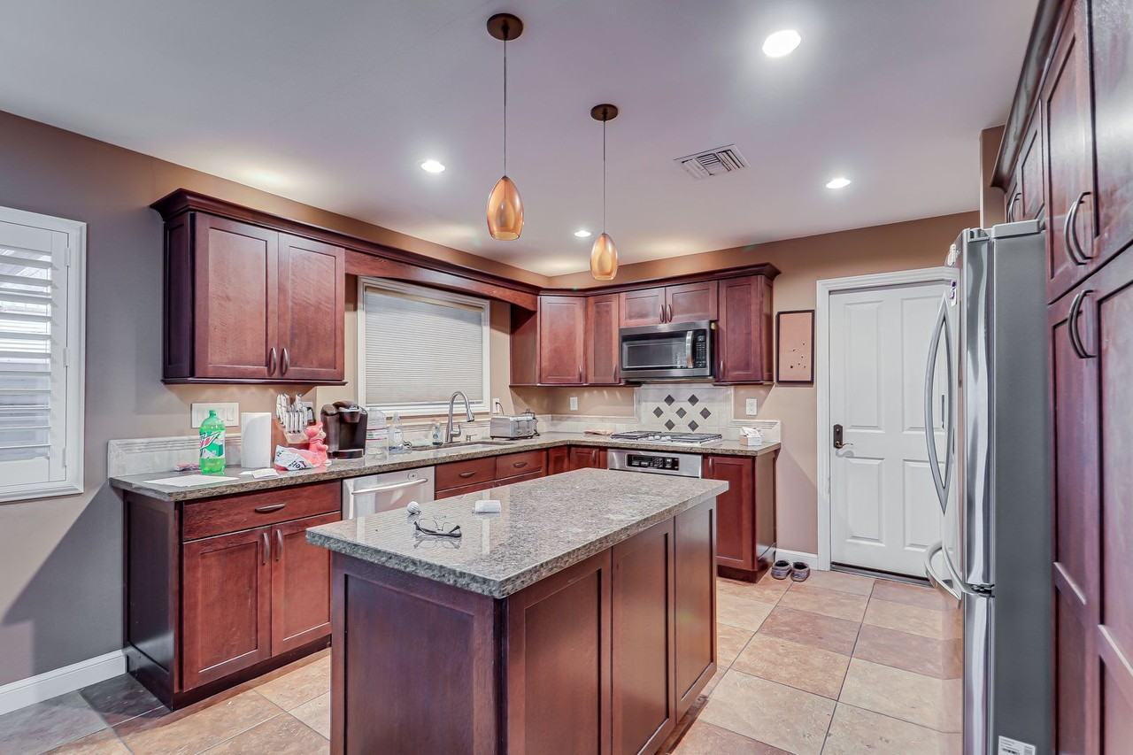 506 Shasta St - Photo 7 of 24