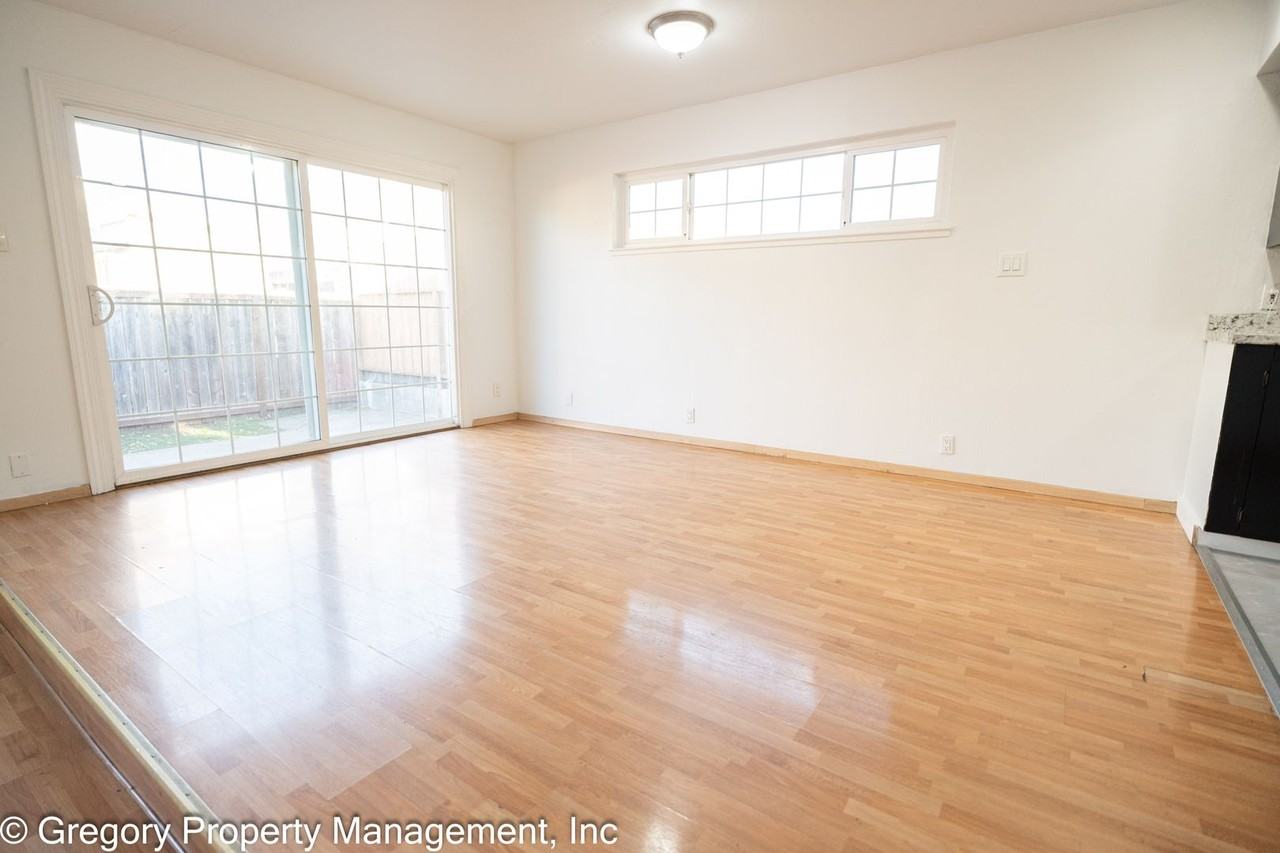 2211 Pacific Ave - Photo 5 of 22