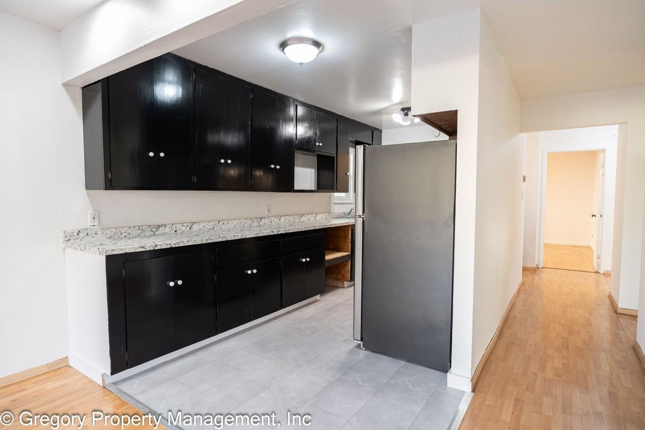 2211 Pacific Ave - Photo 7 of 22