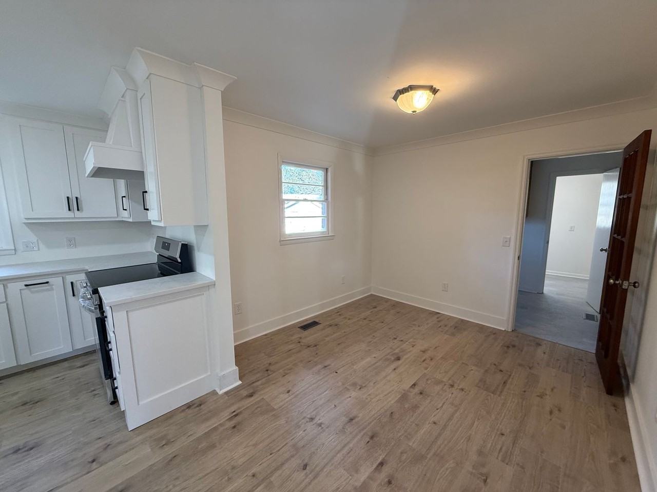 805 7th St Ne - Photo 7 of 46