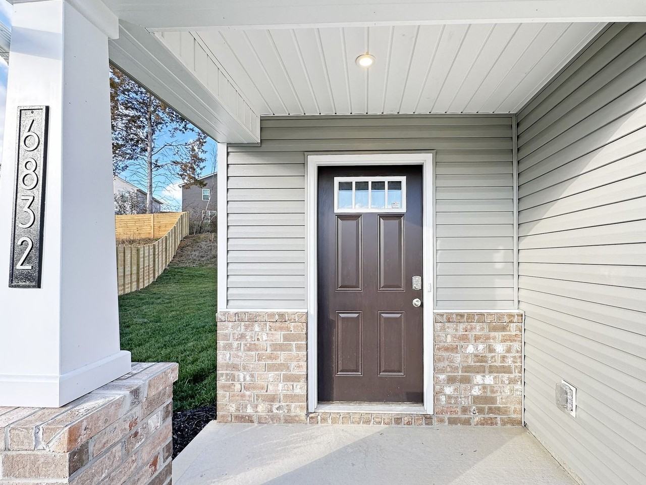 6832 Tramway Ln - Photo 2 of 26