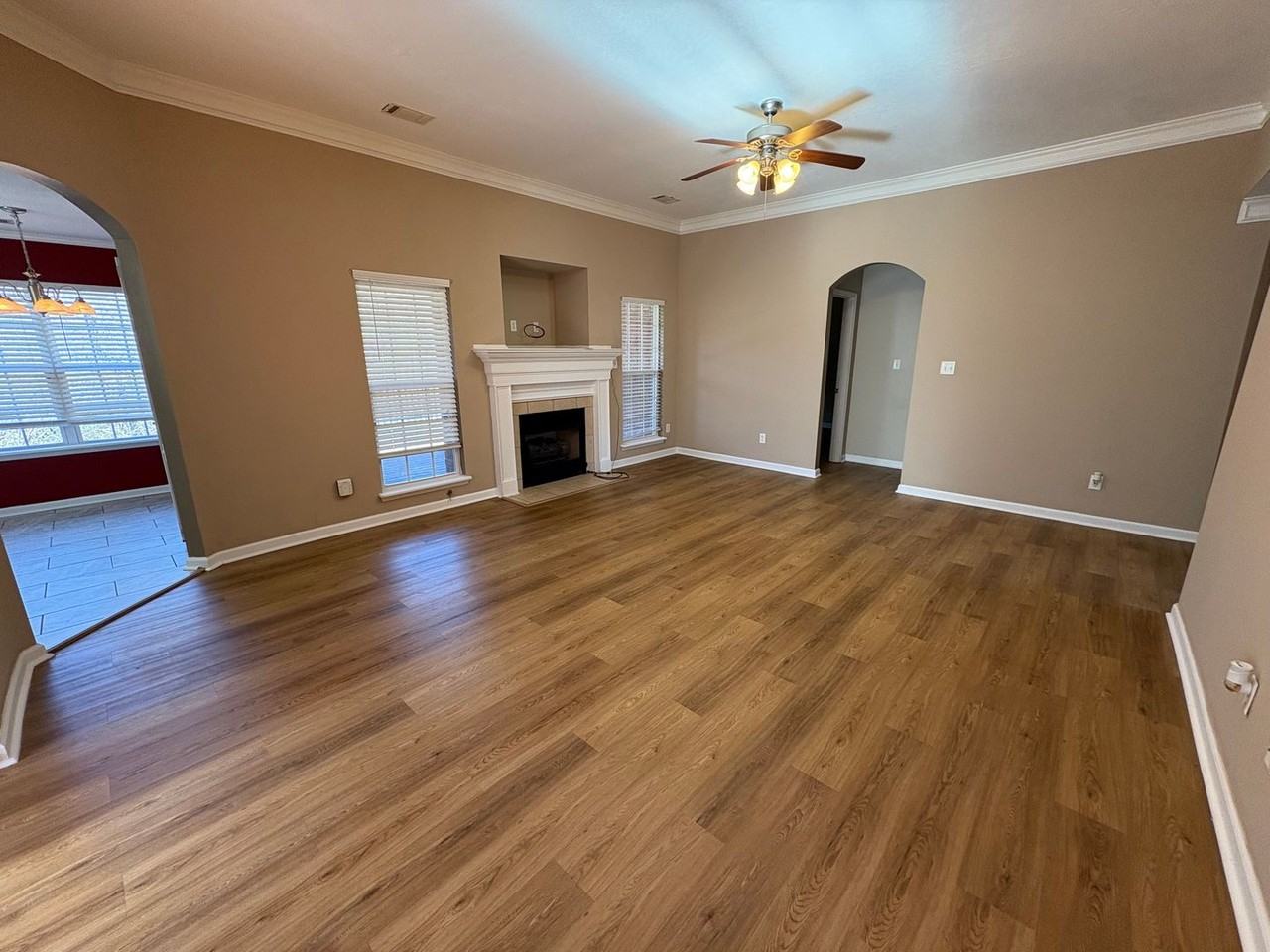 934 Sedgefield Cir - Photo 3 of 25