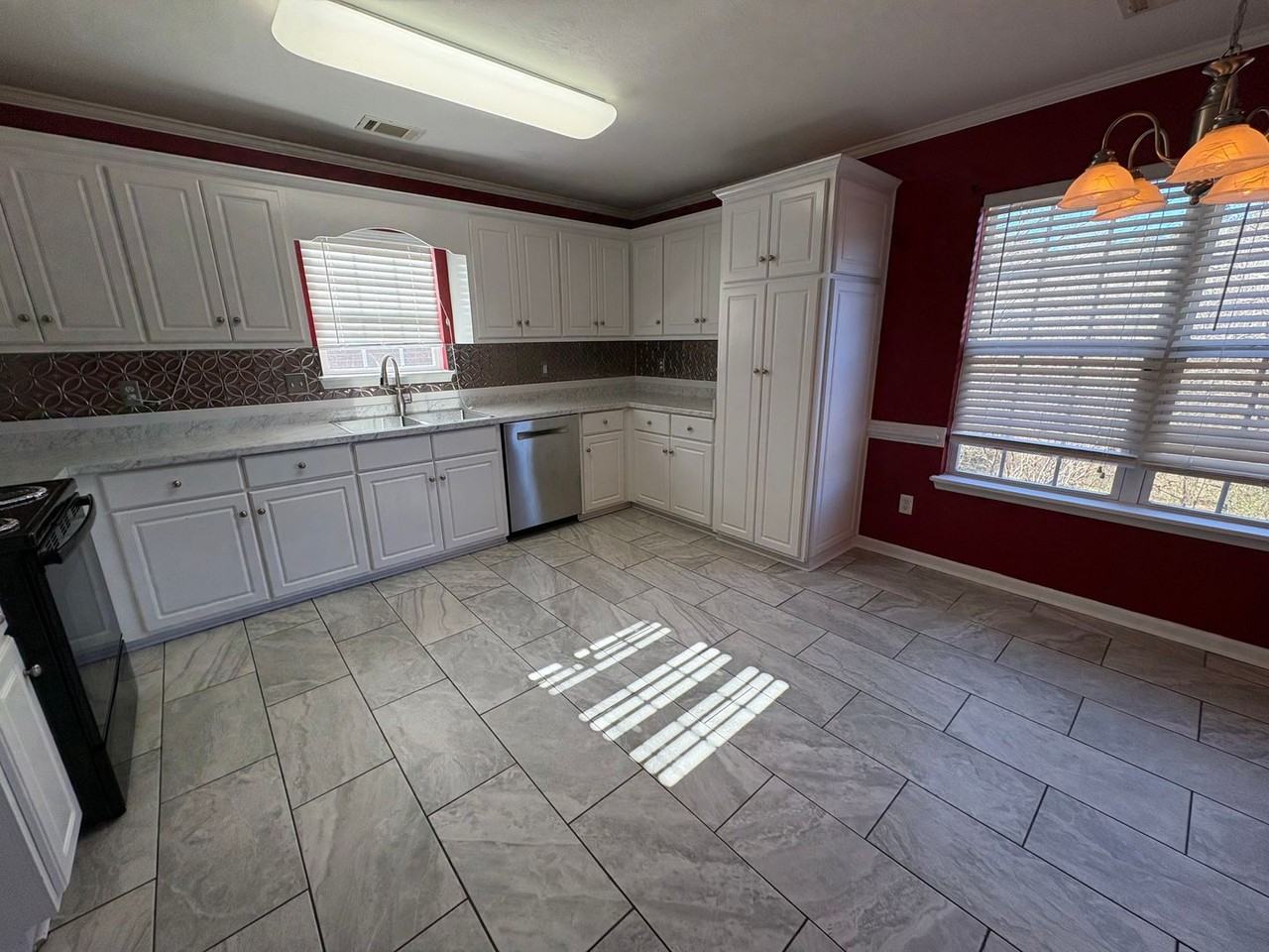 934 Sedgefield Cir - Photo 6 of 25