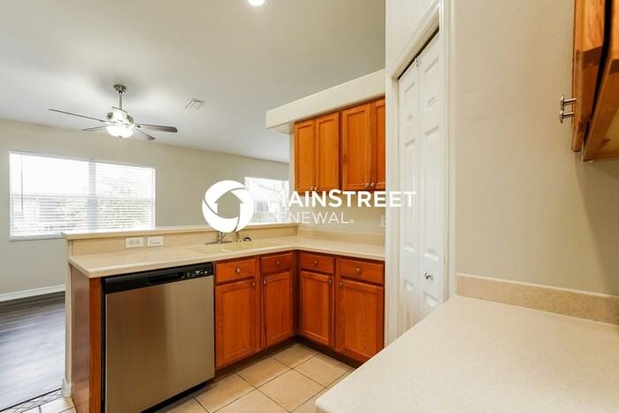 1206 Sw 10th Ter - Photo 4 of 16