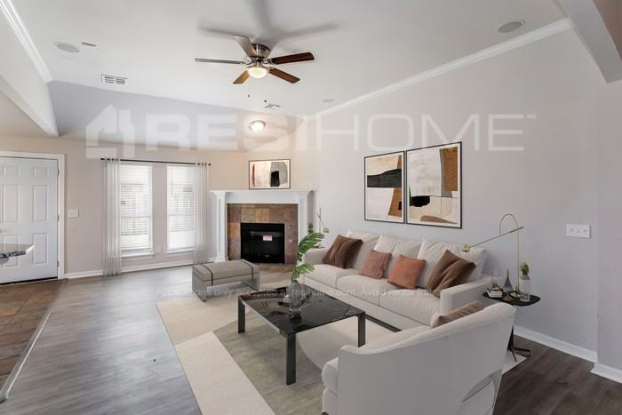 1117 Greenfield Ave - Photo 5 of 17