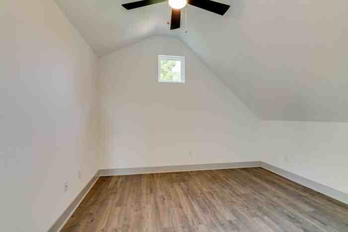 217 Liberty Ln - Photo 7 of 26