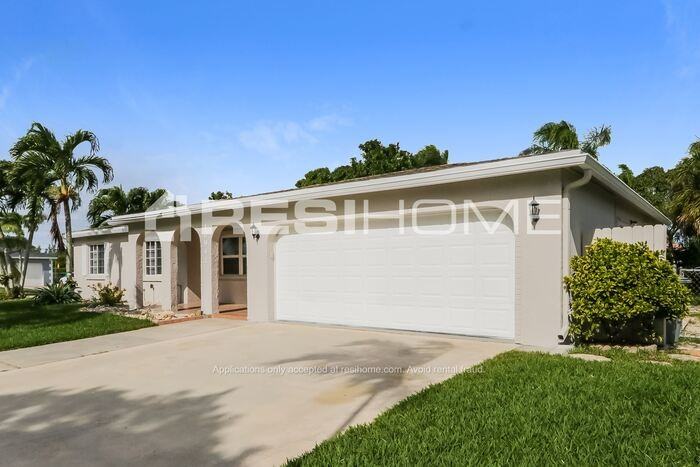 10941 Galahad St - Photo 2 of 19