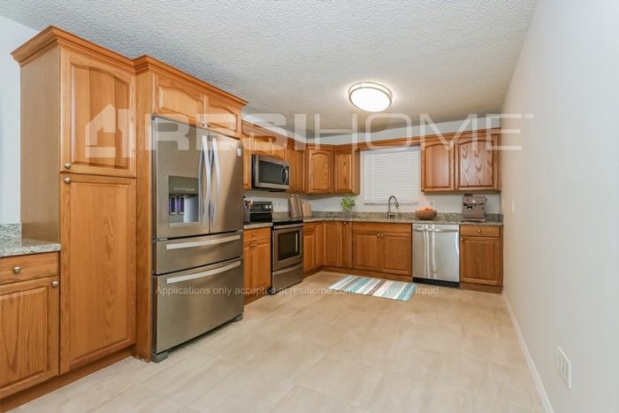 10941 Galahad St - Photo 3 of 19